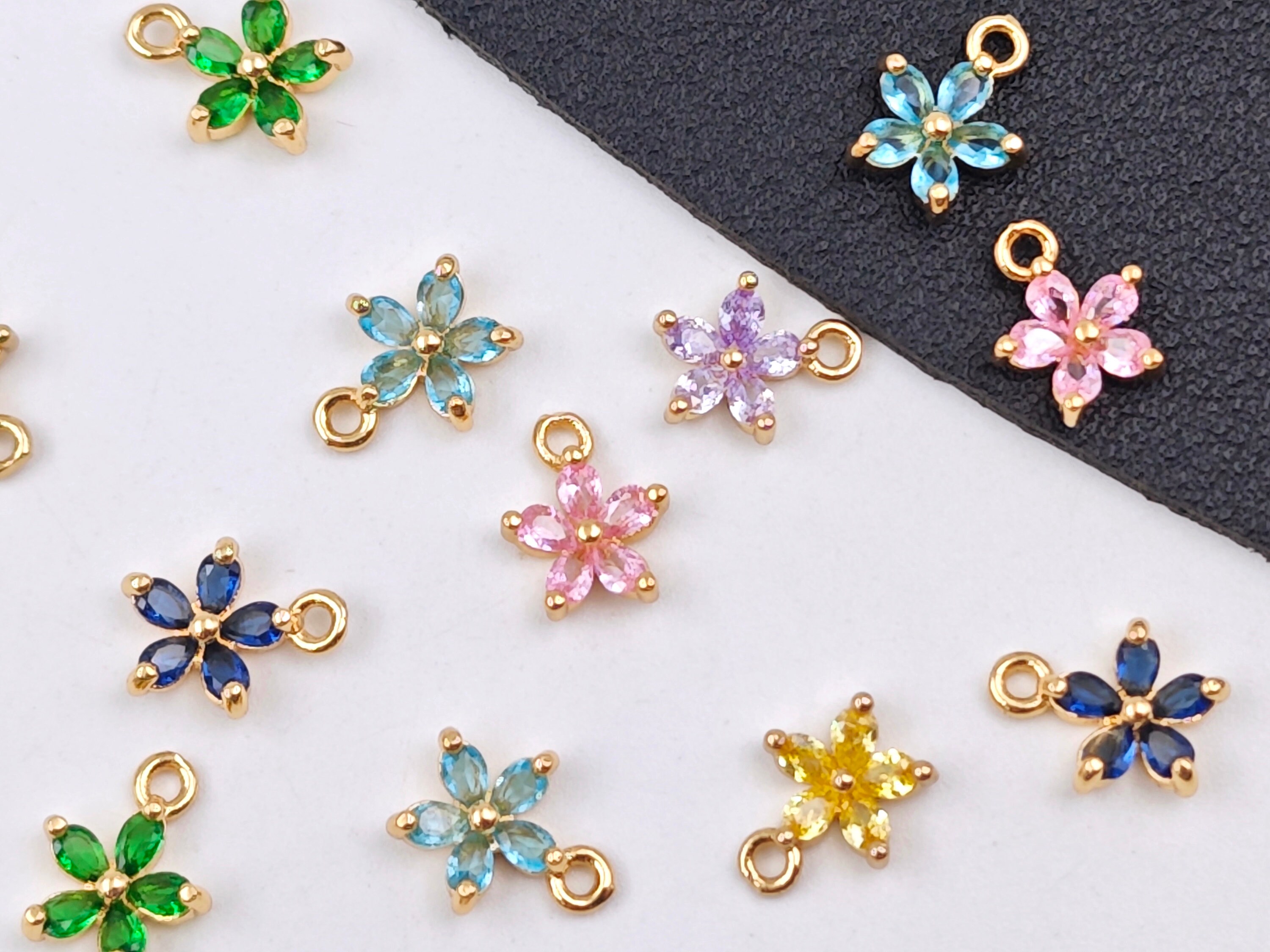 K18Flowerチャーム LOTUS Flower Charm 18K Gold Filled Clear or Black Micro Pave