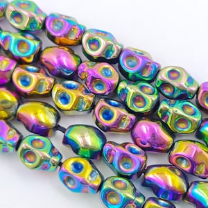 8 × 10 mm Regenbogen Hämatit geschnitzte Schädelperlen, Metallic Schädel Regenbogen Schädel Hämatitperlen, Gothic Perlen, 15,5 &#39;&#39; pro Stränge, für 1 Stränge, YB776
