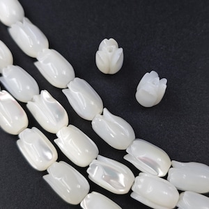 7x11 mm Mother of Pearl Tulips Buds Beads, Natural White Mop Tulips Flower Beads , Hand Carved Pearl Shell Tulip Beads, 4 pcs or more ,YB849