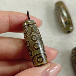 18 Eyes Dzi Beads, Tibetan DZI Agate Oval Beads , 10 × 30 mm , Tibetan Buddhist Amulet Beads, Ancient Green Eye Agate, 5 pcs or more ,YB391