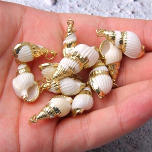 4/10/20pcs Natural Sea Shells Cowrie Shell Gold Plated Shell Pendants Seashell Charm  Nature Shell Charm Gold wrapped Shell Pendant Sea