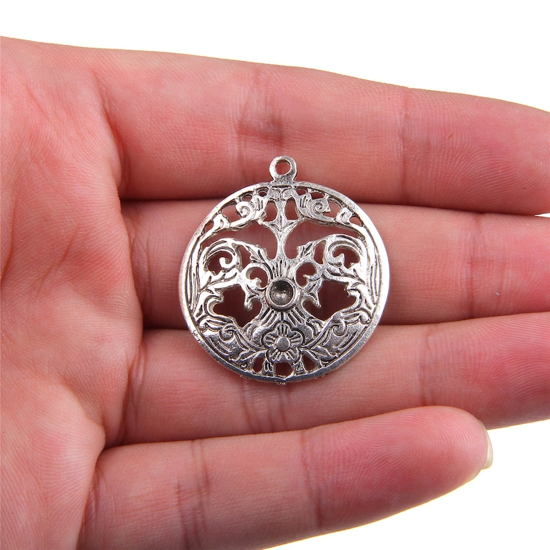 30 pcs ancient silver The Snowflake alloy Jewelry finding charm pendant