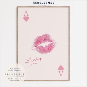 Impresión de labios rosados, impresión de as de corazones rosa, póster preppy, arte de pared femenino, impresión Lucky You, decoración estética de la habitación, decoración de la residencia universitaria