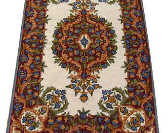 Handmade Kashmir Wool Rug: Crewel Embroidered Floral Design, 2.5 x 4 ft