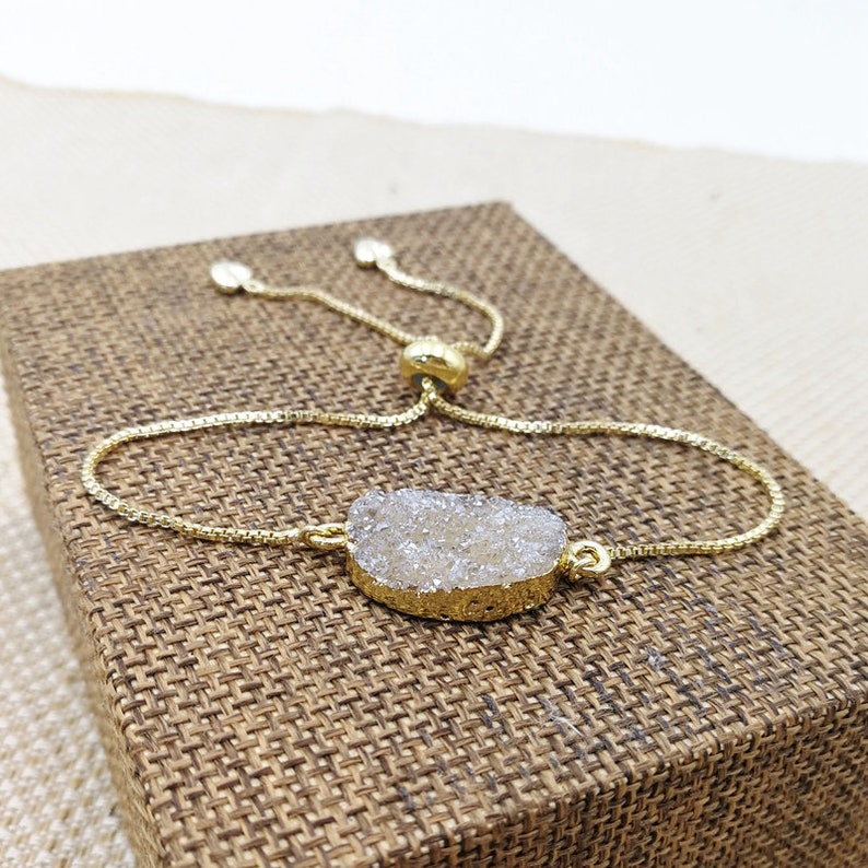 Druzy Bracelet Bridesmaids Gift Wedding Jewelry Gold Dainty Bracelet oval Geode Bracelet Bolo Bracelet Sliding Bracelets T204