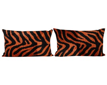 Juego de fundas de almohada lumbar de terciopelo Ikat de seda / Estampado de tigre bermellón, 16 x 26