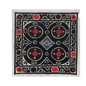 Suzani Tablecloth- Embrodiery Suzani Blanket - Uzbek Boho Embroidery Wall Decor - Tribal Bukhara Bedspread