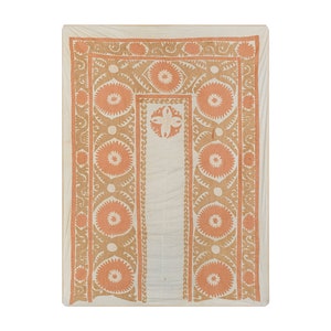 Vintage Neutral Tan Central Asian Suzani Textile, Embroidered Cotton Soft Uzbek Samarkand Tapestry, Wall Hanging Tapestry 5&#39;5&#39;&#39; x 7&#39;7&#39;&#39;