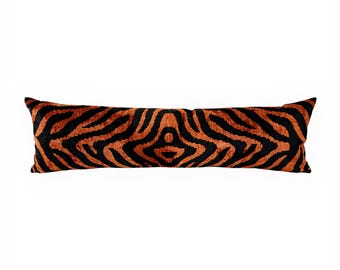 Poduszka lędźwiowa z jedwabnego aksamitu w tygrysie paski – wyrazista czarno-pomarańczowa poduszka 16'' x 50''