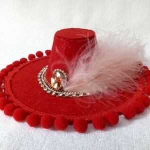 Red musketeer hat for cat Party hat with rhinestone & feather for small dog Aristocrat costume for pet Cute Christmas gift