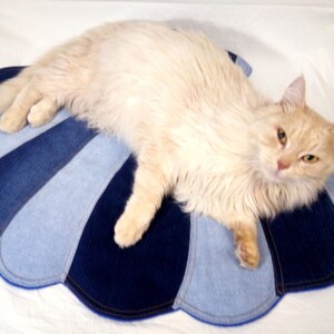 Cama jeans com conchas para gatos, Tapete jeans reciclado para cães pequenos, Travesseiro de patchwork orgânico e ecológico, Presente de Natal reaproveitado para animais de estimação