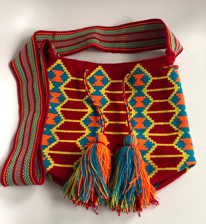 Gorgeous /& Authentic Handwoven WAYUU Mochila