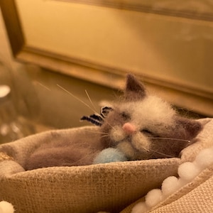 Needle felted tiny sleeping kitten (Made To Order)