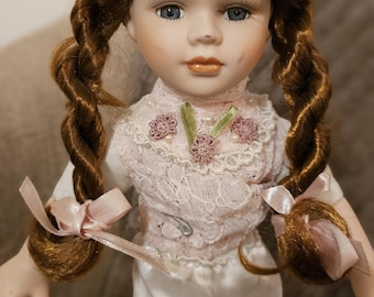 antique doll ❀ 頭巾姿にもドキドキ ミニョネットちゃん