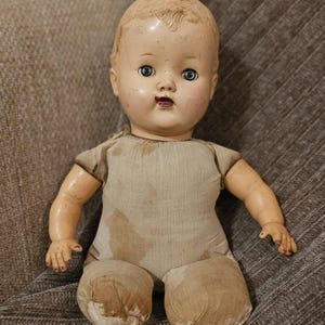 Boneca de bebê antiga RARA - Suzie