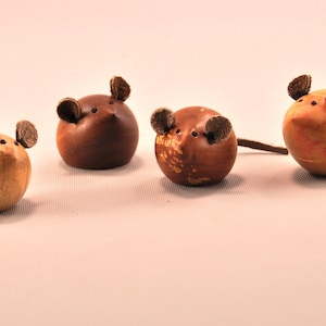 Handdrejad trämus: Nyckfull dekoration i lövträ