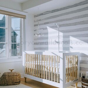 Papier peint à rayures enfants, papier peint à rayures peint à la main, papier peint chambre d'enfant gris et blanc, papier peint à rayures amovible 25-0010