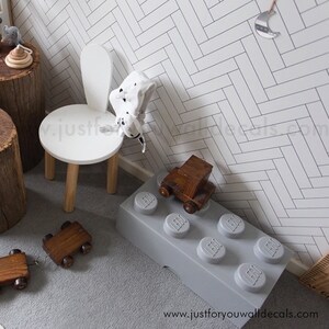 herringbone wallpaper, peel and stick kids wallpaper, modern nursery wallpaper, zigzag wall design, Scandinavian kids room wallpaper, white line pattern wallpaper, gender neutral wallpaper, minimal baby room wallpaper, stick on herringbone wallpaper, trendy playroom decor
