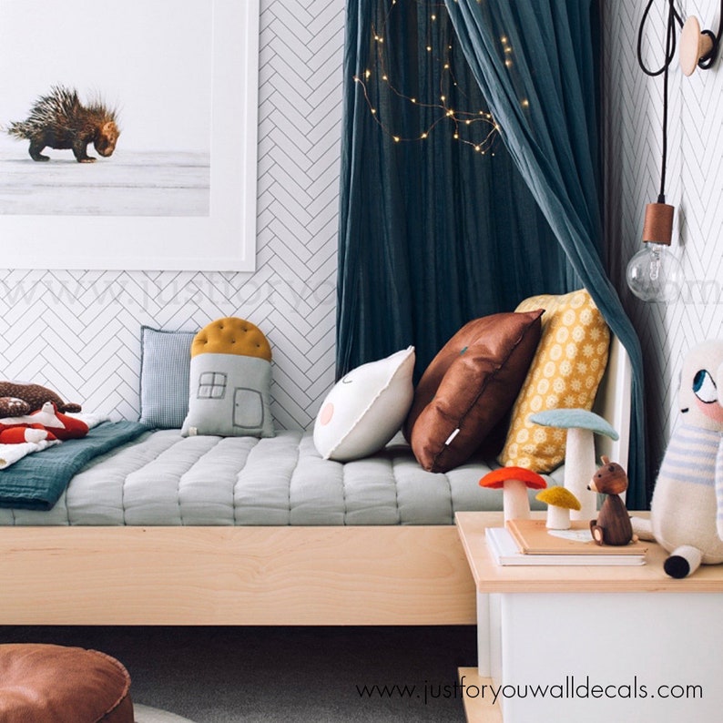 Minimalist herringbone line pattern wallpaper in white and gray