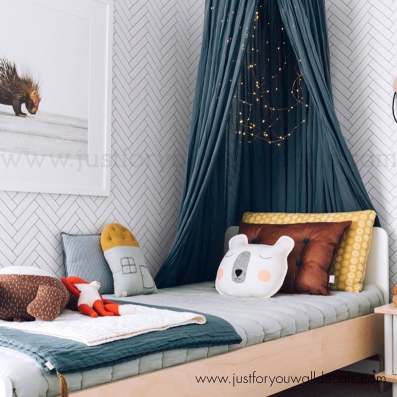 herringbone wallpaper, peel and stick kids wallpaper, modern nursery wallpaper, zigzag wall design, Scandinavian kids room wallpaper, white line pattern wallpaper, gender neutral wallpaper, minimal baby room wallpaper, stick on herringbone wallpaper, trendy playroom decor