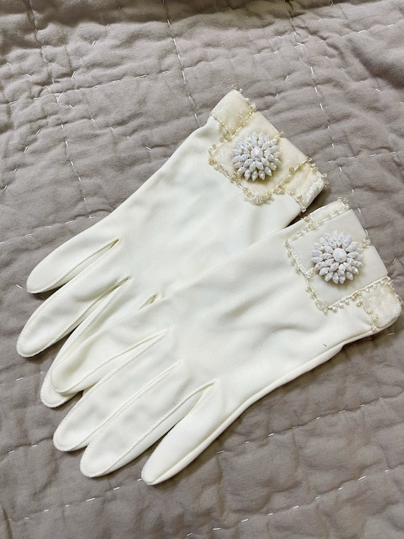 Vintage cotton gloves deals