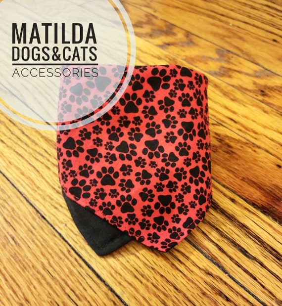 Paw print bandana, dog bandana, cat bandana, over the collar bandana, tie on bandana,reversible bandana, layered bandana,doble sided bandana