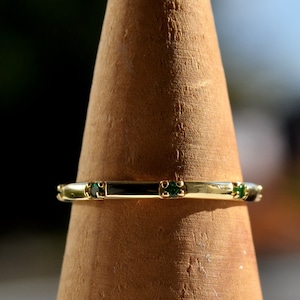 Sterling Silver 925 Yellow Gold Plated 8 Green CZ Closed Ring Size L and N Not Adjustable