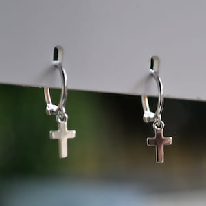Orecchini a cerchio minimalisti a forma di croce Huggies in argento sterling 925, piccoli cerchi, cerchi sottili