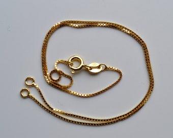 Cadenas de caja chapadas en oro amarillo de varias longitudes de plata de ley 925 con anillos divididos en el medio y 2 extremos: 14", 16", 18" o 20"