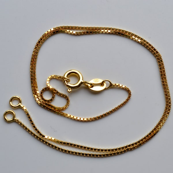 Cadenas de caja chapadas en oro amarillo de varias longitudes de plata de ley 925 con anillos divididos en el medio y 2 extremos: 14", 16", 18" o 20"