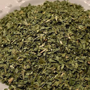 Dried Chopped Fenugreek Leaves Trigonella Foenum-Graecum Picked Fresh Dried and Shipped to Order - Methi ke Patte, Kasoori, Shanbalileh