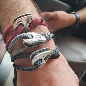 Paracord Adventure Armband: Silverpläterad Berlock, Justerbar