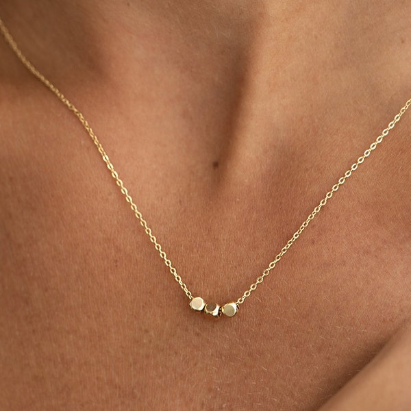 Eenvoudige gouden kralen ketting, minimalistische delicate gouden Boho kralen ketting, sierlijke gelaagdheid ketting, dunne gouden ketting, stapelbare ketting