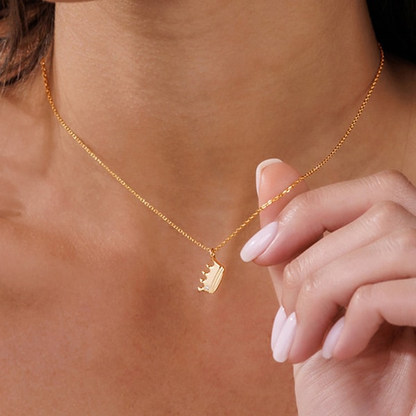 Collier pendentif couronne d’or délicat, charme de la couronne, cadeau fantastique, collier minimal, collier princesse, collier reine, collier en or simple