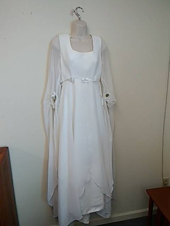 Vintage 1960 Pronovias wild child, flower child, B