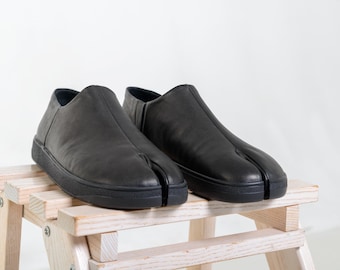 Classic Black Tabi Comfortable Moccasins, Soft Split Toe Tabi Ballet Flats Shoes, Leather Tabi Shoes, Sneakers Boots, Short Black Tabi Boots