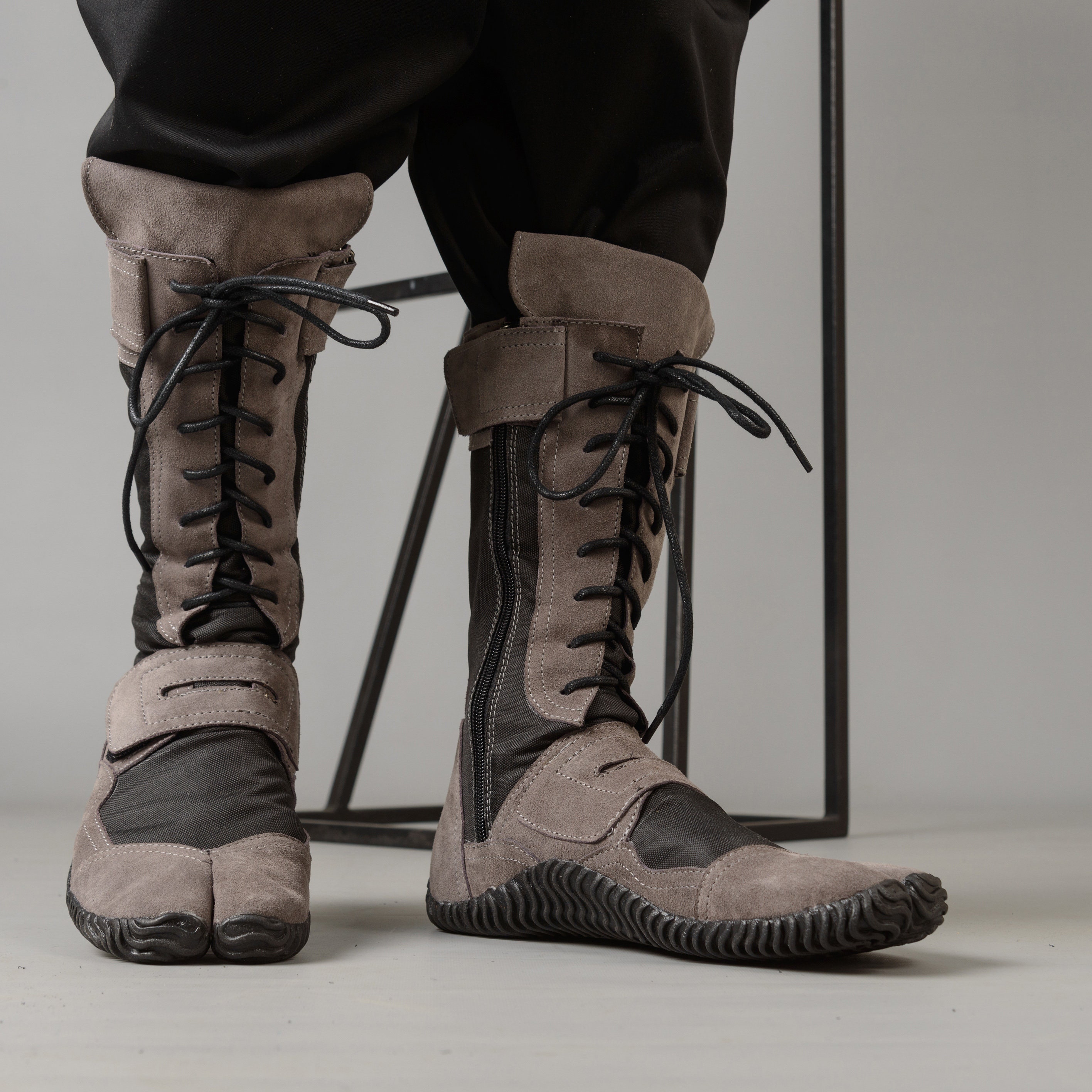 Fake tabi boots 2025