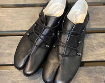 Tabi Ninja Moccasins, Split Toe Flat Shoes, Leather Split Toe Flat Shoes, Sneakers Boots, Short Boots
