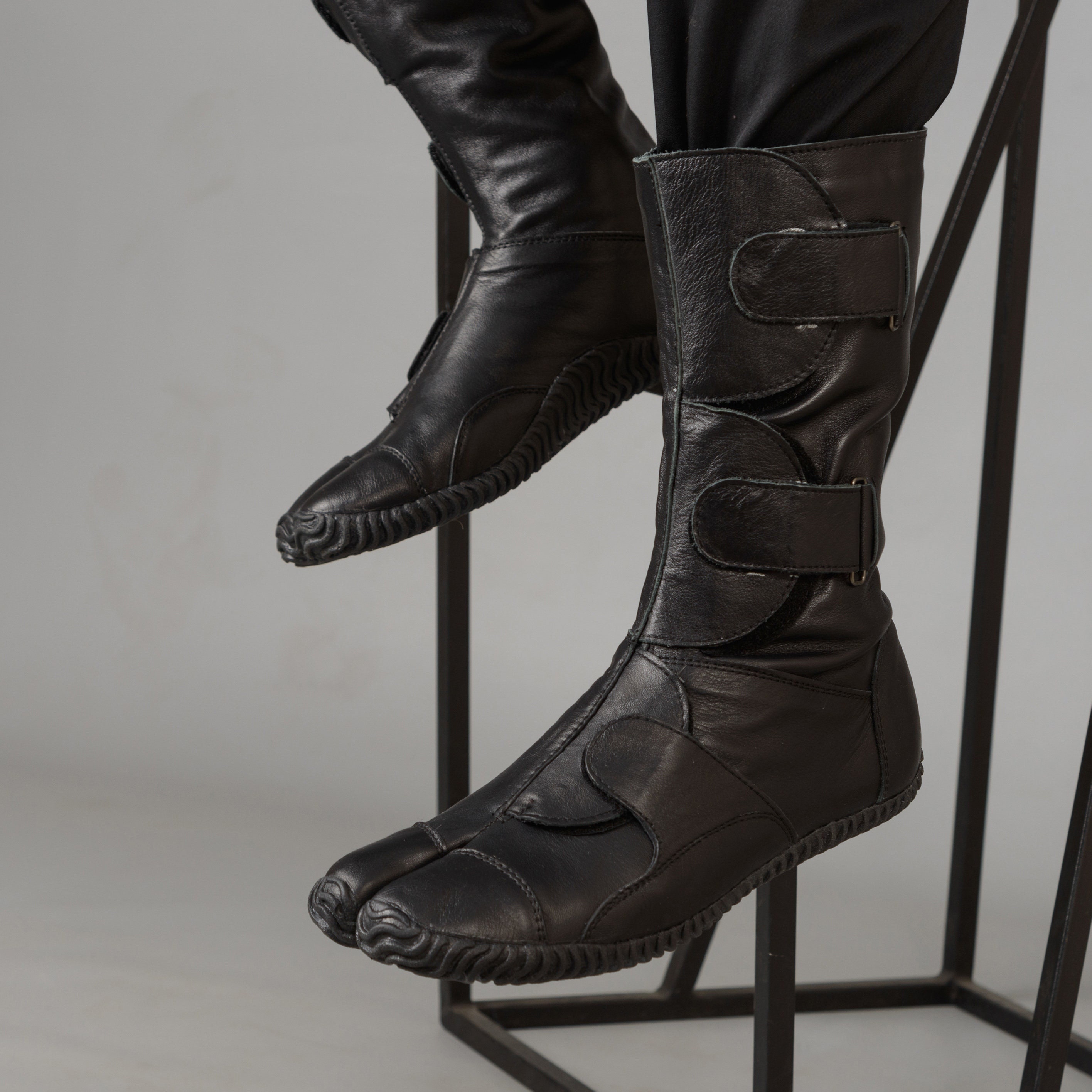 Knee high sneakers deals