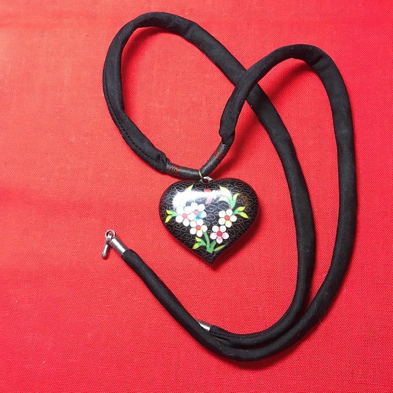 Beautiful Cloisonne Heart Just in time for Valentine