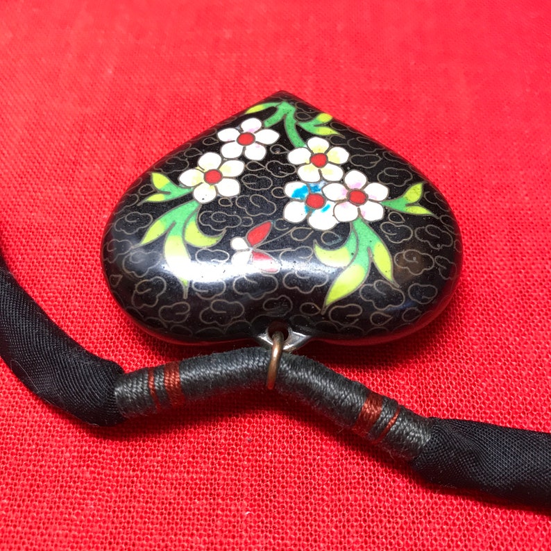 Beautiful Cloisonne Heart Just in time for Valentine