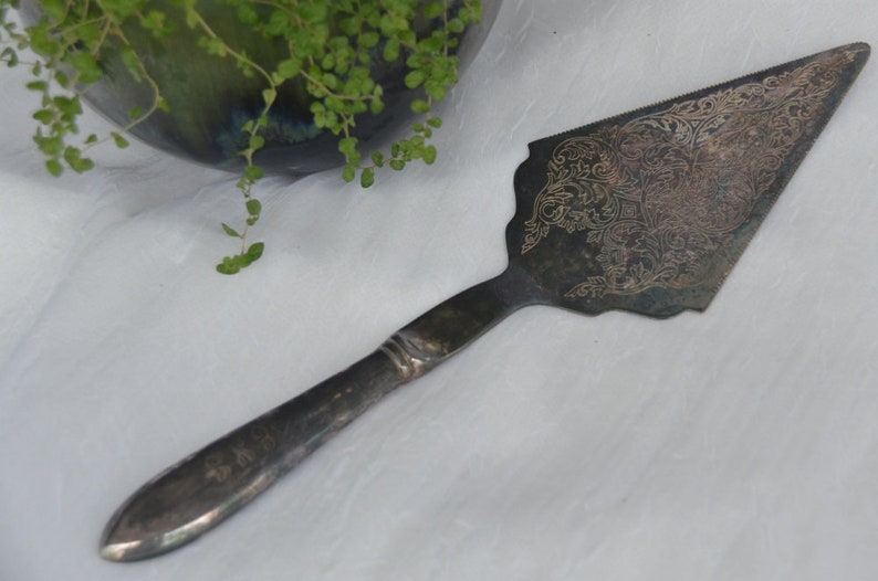 11-58 Long Needs Polishing Cleaning eb3315 Cake Server Vintage Leonard Silverplated Korea