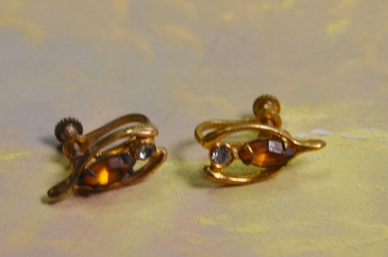jb22-3 Wishbone Earrings Non-Pierced Screw Back Vintage Earrings Faceted Amber /& Clear Rhinestones