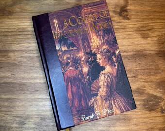 A Court of Thorns and Roses - Special Edition Cloth Bound