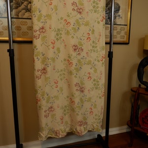 Ralph Lauren QUEEN Lenzuolo piatto "DELILAH" Bordo arruffato Sfondo avorio Viola Verde Blu Fiori RARE Vintage