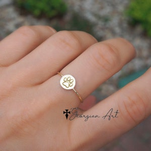 10K, 14K or 18K Yellow gold, Rose Gold or White Gold, Dainty Dog's Paw Print Ring, Engraved Mini Disc Ring for Woman, Pet Lover Gift