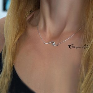 White Tide Necklace