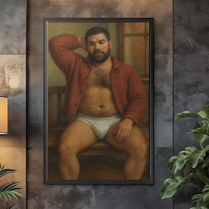 Puede incluir: Obra de arte enmarcada que representa a un hombre con chaqueta roja y ropa interior blanca, sentado en un banco. La pintura se exhibe en una pared gris texturizada, con una mesa auxiliar, una silla y plantas en primer plano. La obra es un retrato.