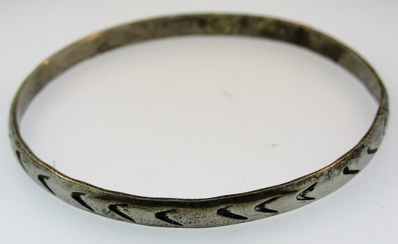 Vintage Sterling Silver Handmade Mexican Bangle - image 3