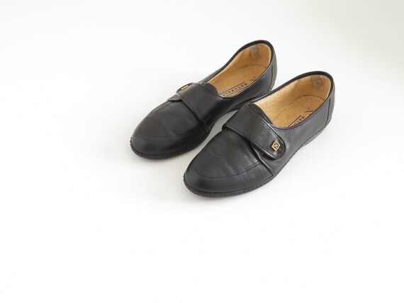 80s flat shoes